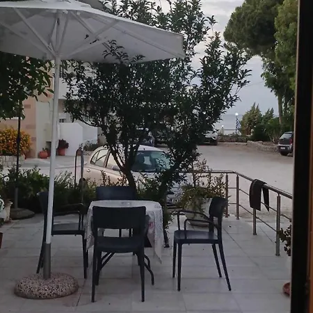 Tsampikas House *