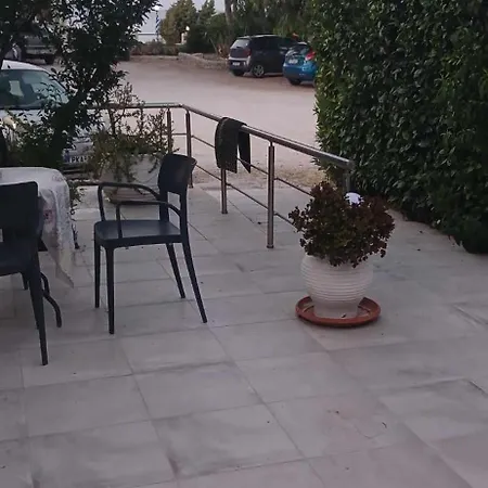Tsampikas House