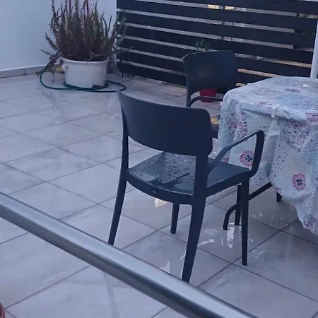 Tsampikas House *
